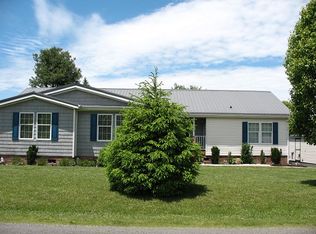 31 Sunrise Crest Ln, Hillsville, VA 24343