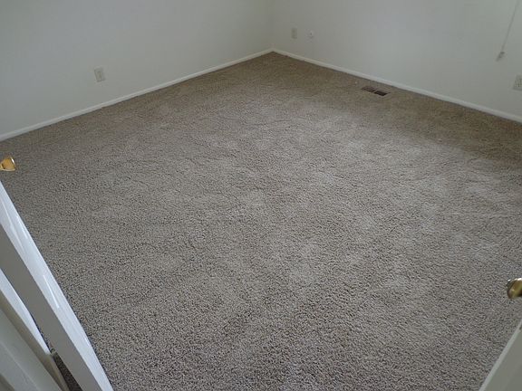 Upper Unit_Bedroom