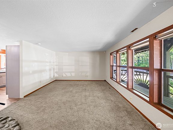 2nd image of 211 E Aycliffe Drive