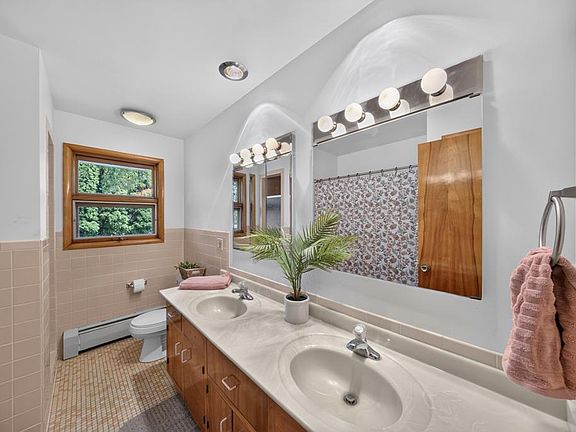5th image of 401 20th St SW