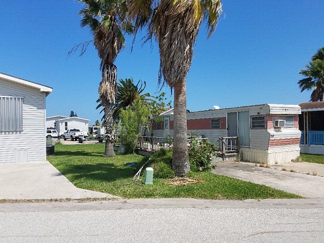 2nd image of 202 W Bonnet Cir