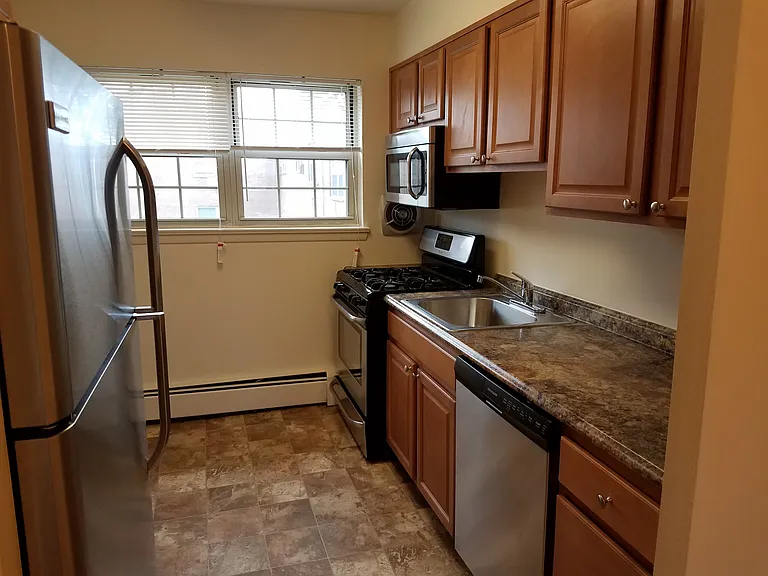 Summit Manor — Photo 7