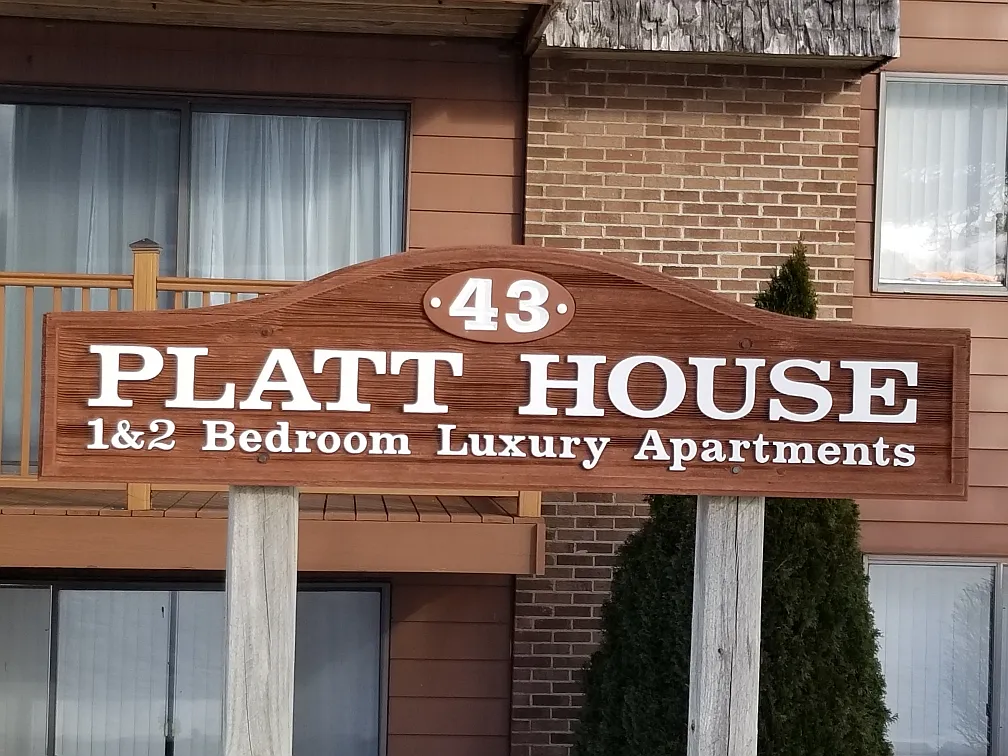 Platt House — Photo 1