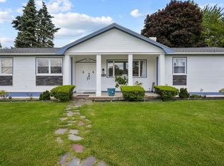 42 Pinewood Dr, North Providence, RI 02904