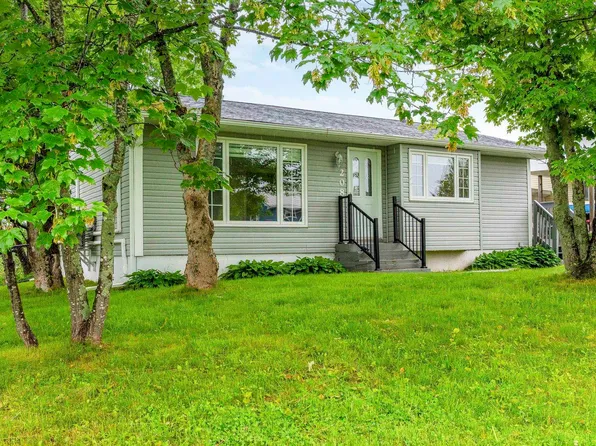 208 Prince St, Lower Sackville, NS B4C 1L5