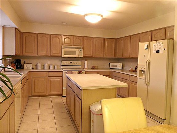 4th image of 2845 Eddington Ct
