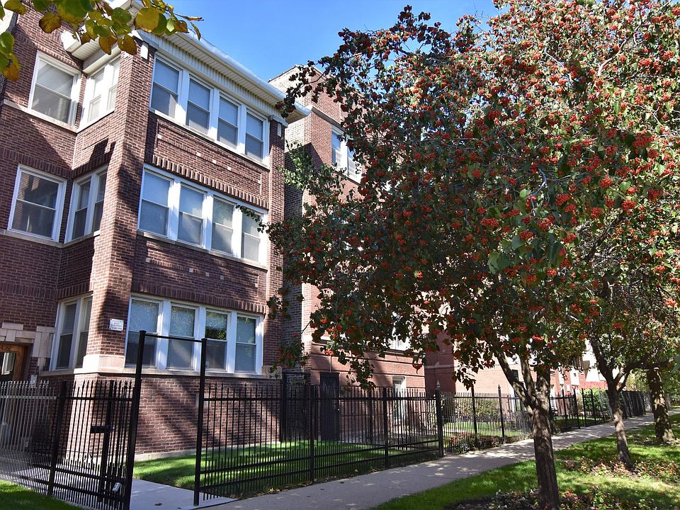 1st image of 4422 N Wolcott Ave APT Gdn
