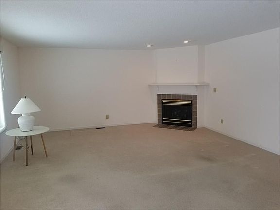 5th image of 4848 E Jackson St #4848