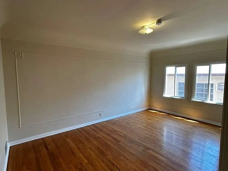636 S Dunsmuir Ave #201 — Photo 11