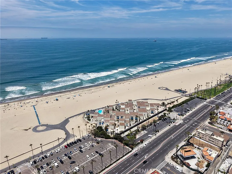 711 Pacific Coast Hwy #325 — Photo 40