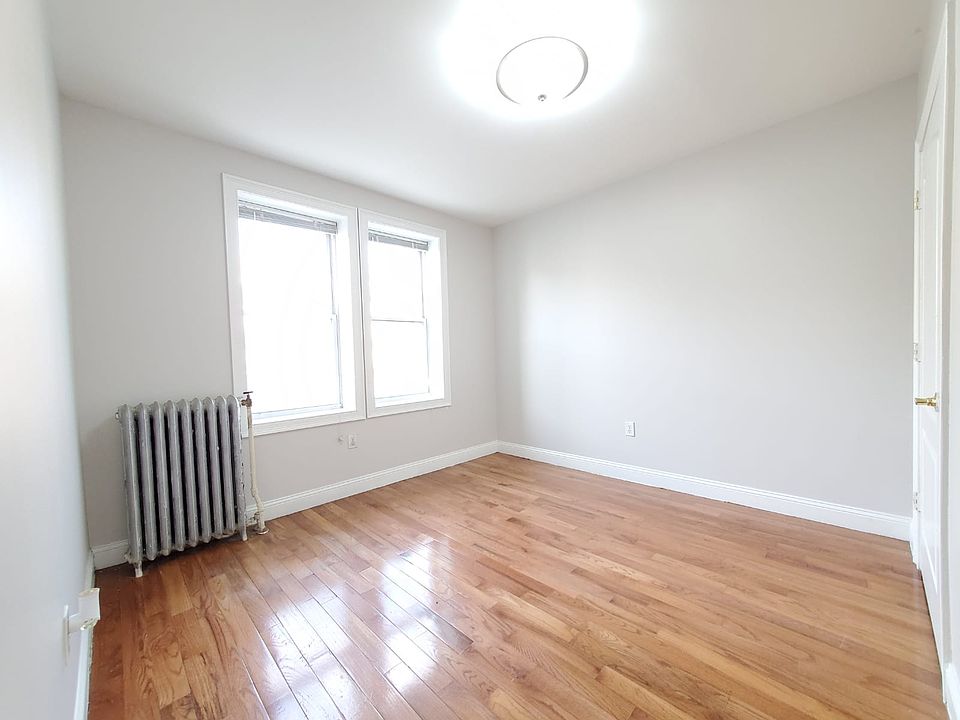 2nd image of 169 Manhattan Ave #1E