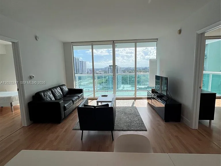 1800 N Bayshore Dr #2310 — Photo 18