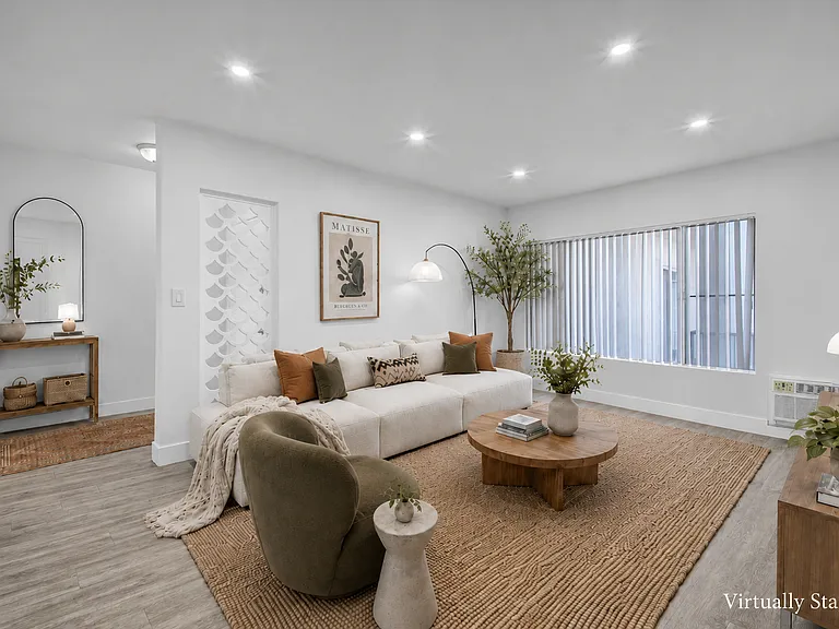 2233 S Ridgeley Dr #303 — Photo 1
