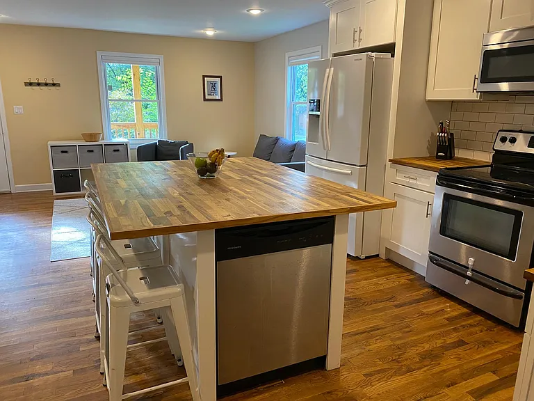 413 Myrtle St — Photo 2