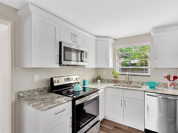 5th image of 4105 W Mango Ave