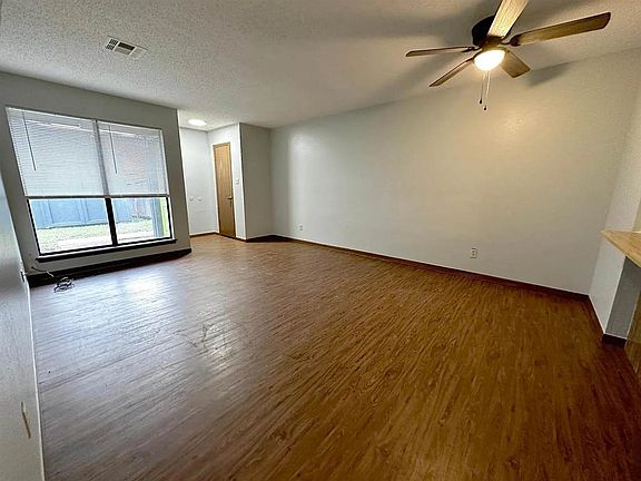 4th image of 920 NE Tortoise Dr Unit A-d