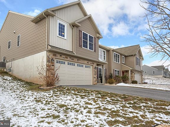 5th image of 125 Sage Blvd