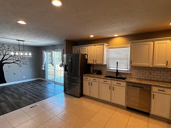 5th image of 4411 Pine Dr