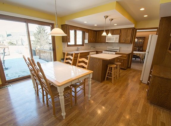 2nd image of 2540 Cheshire Dr