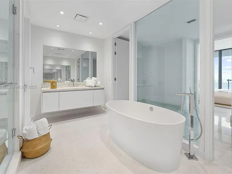 700 NE 26th Ter #3602 — Photo 14
