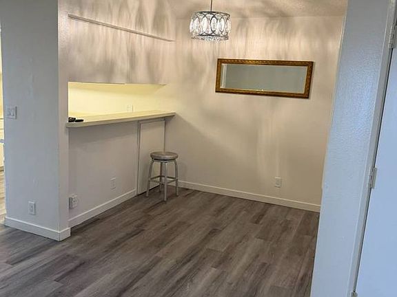 5th image of 215 E Hyde Park Blvd APT 10
