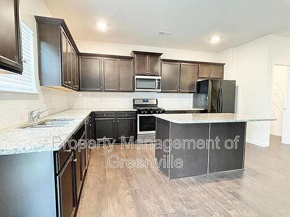 3rd image of 301 Millridge Rd
