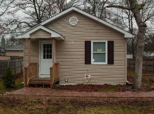 7 Rose St, East Patchogue, NY 11772