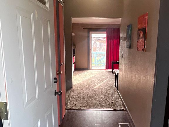 3rd image of 610 Willow St