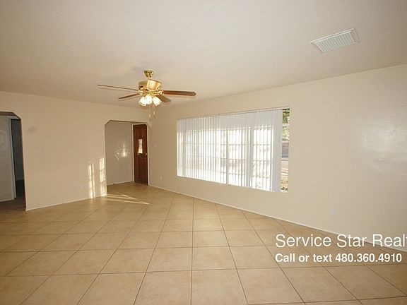 3rd image of 1920 W San Juan Ave