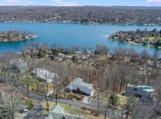 35 Hickory Trl, Sparta, NJ 07871