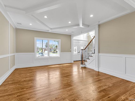 3rd image of 11 Evelyn Court
