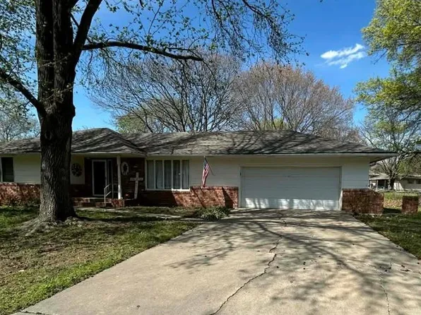 403 Fireside Dr, Arma, KS 66712