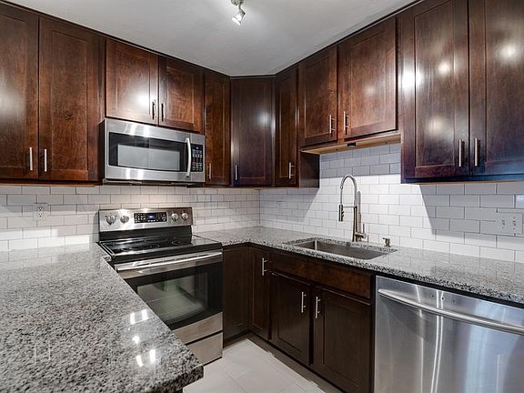 4th image of 5306 Fleetwood Oaks Ave APT 124