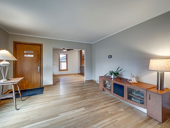 5th image of 28W544 Forest View Ave S