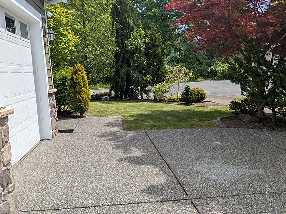 2nd image of 10927 29th St NE