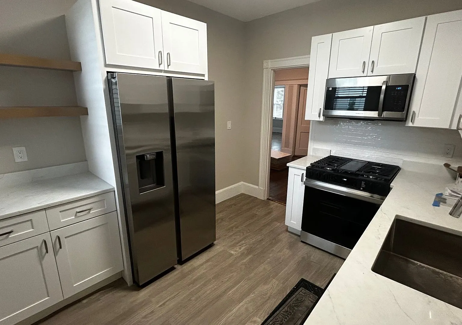 No Broker Fee! Gorgeous Allston 3 Bed With In-Unit Laundry, Parking — Photo 2