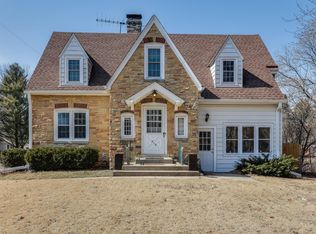 416 8th Pl, Kenosha, WI 53140