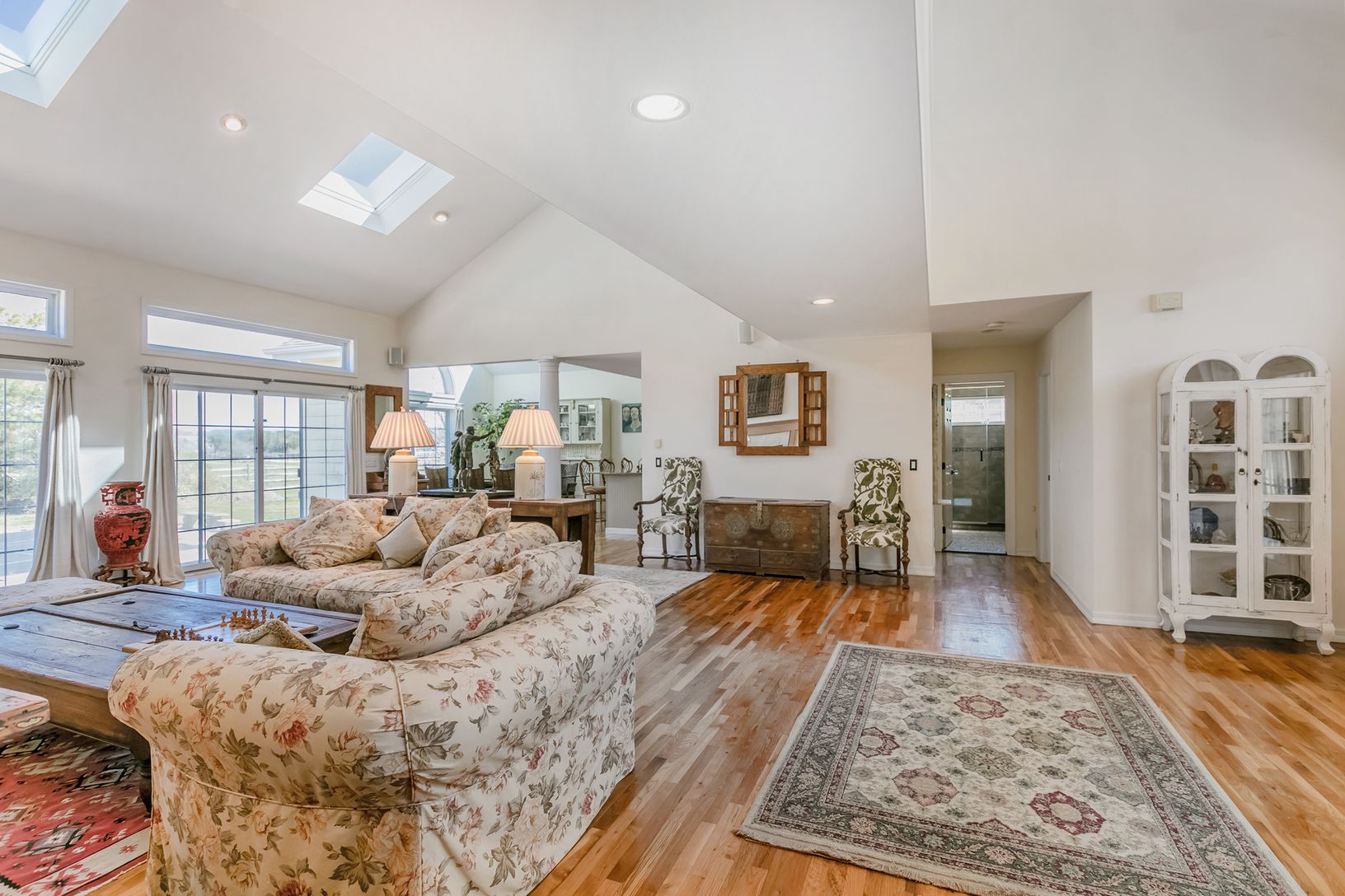  Open plan living room