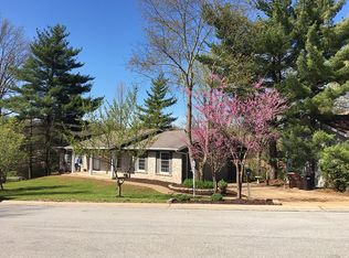 646 Lakewood Dr, Lake Saint Louis, MO