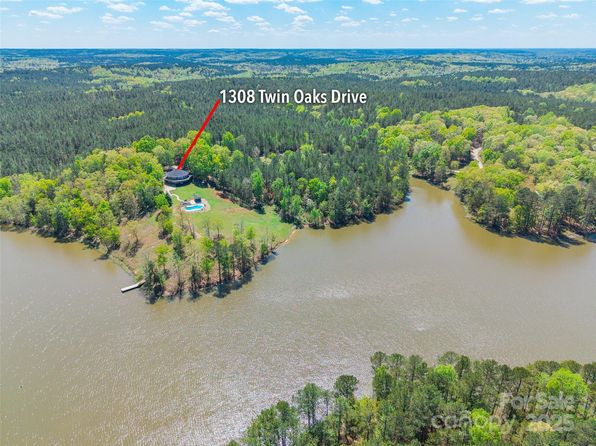 1308 Twin Oaks Dr, Chester, SC 29706