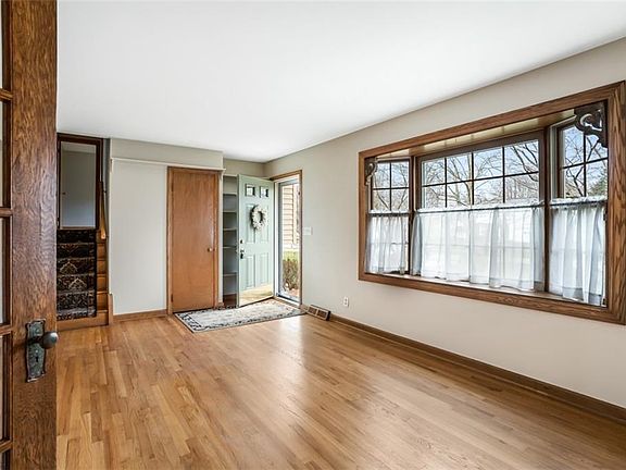2nd image of 8034 Brookwood Dr NE
