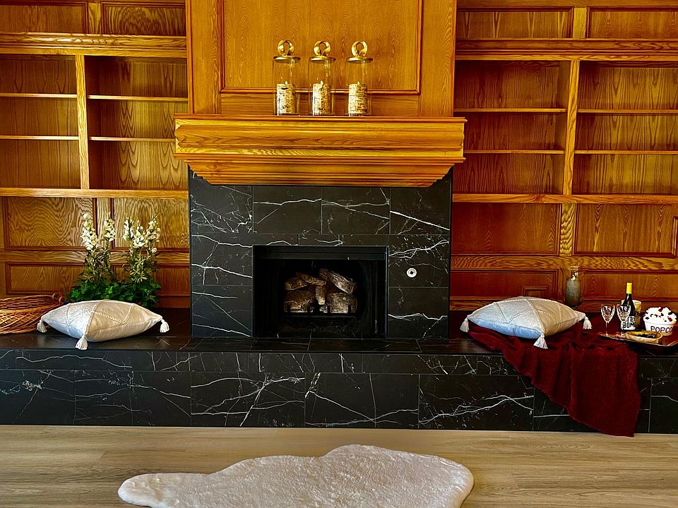 Great Room with NEW 'TRENDING' FIREPLACE & Solid Oak Displays