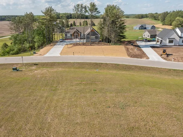 2085 PARADISE HILLS COURT #Lt2, West Bend, WI 53095