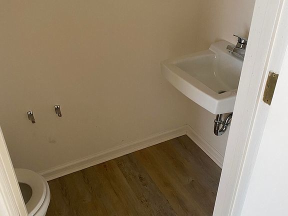 3rd image of 35 Candlewyck Ct #2