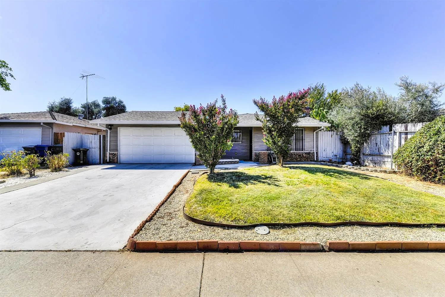 9980 Palm Grove Dr photo 1