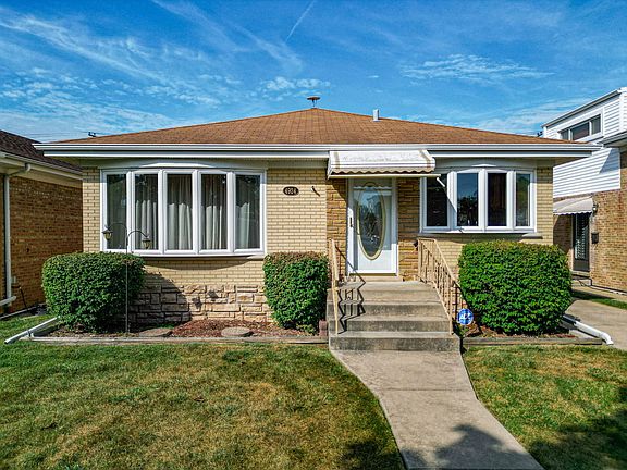 2nd image of 4924 N Mont Clare Ave