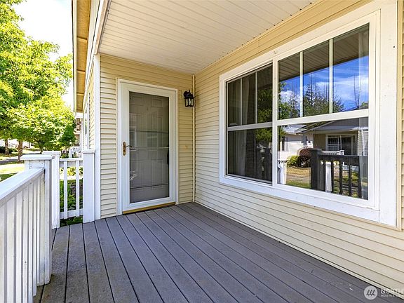 3rd image of 5675 Rosemary Avenue