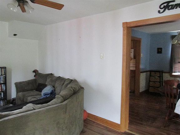 3rd image of 21 Grinnell Ave
