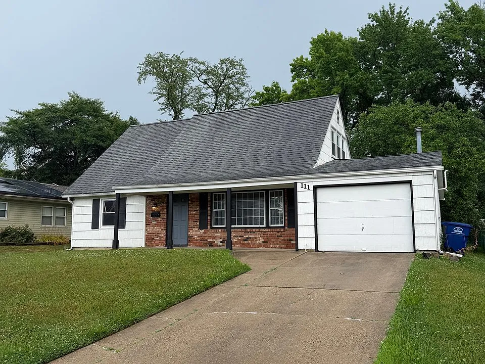 111 Edge Ln