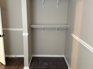 10 Victoria Manor Ct, Sicklerville, NJ 08081